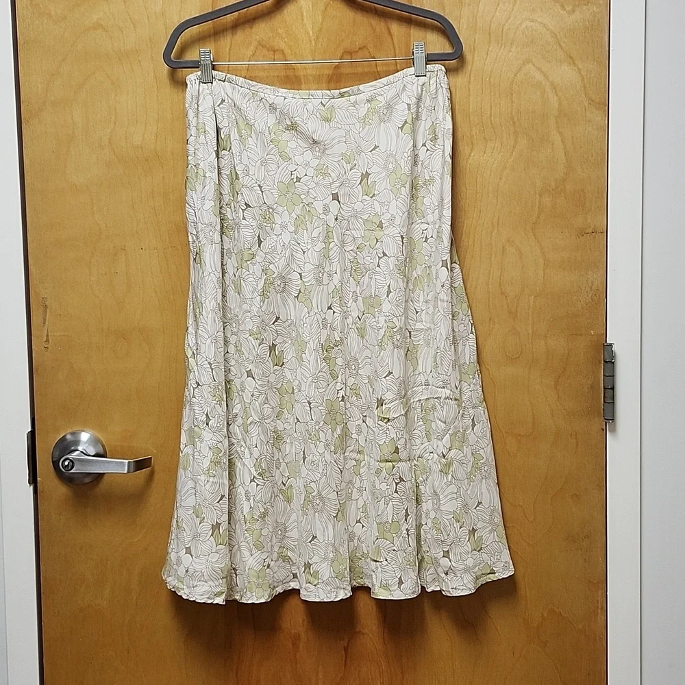 Kate Hill Size 16W Light Floral Print Silk A-Line Skirt light green/white - Picture 2 of 7